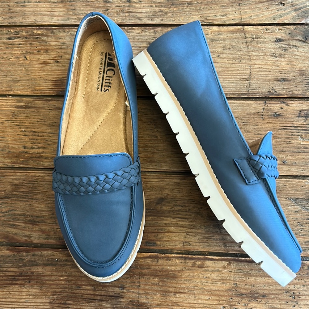 Cliffs by White Mountain "Dorsley" blue suede slip on loafer sz7.5